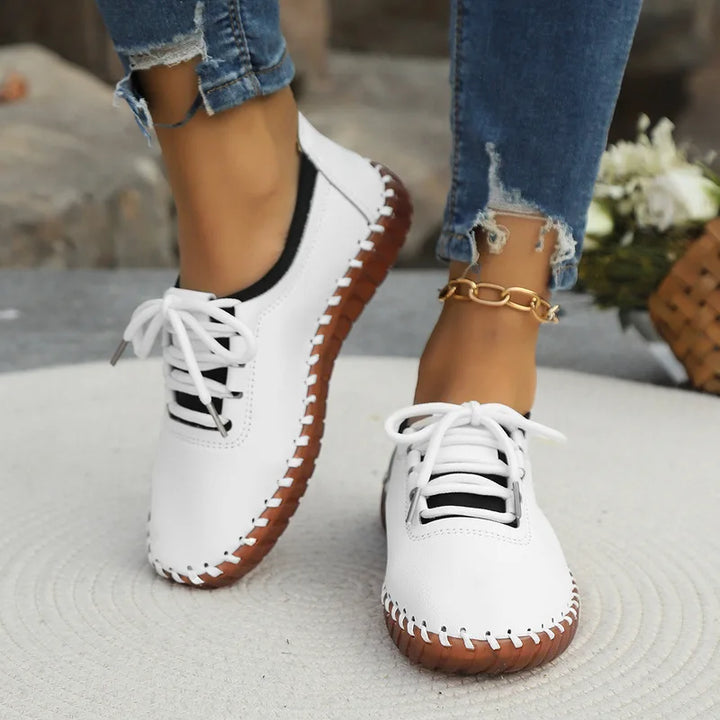 Woman's Riley Sneakers