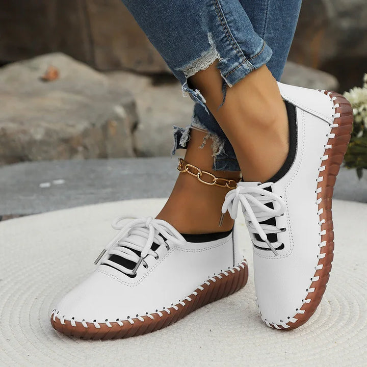 Woman's Riley Sneakers