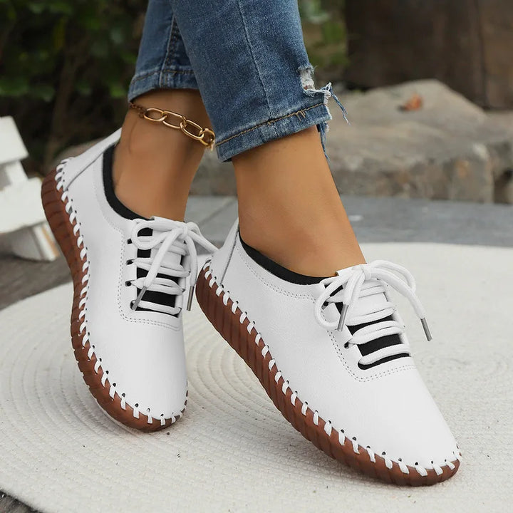 Woman's Riley Sneakers