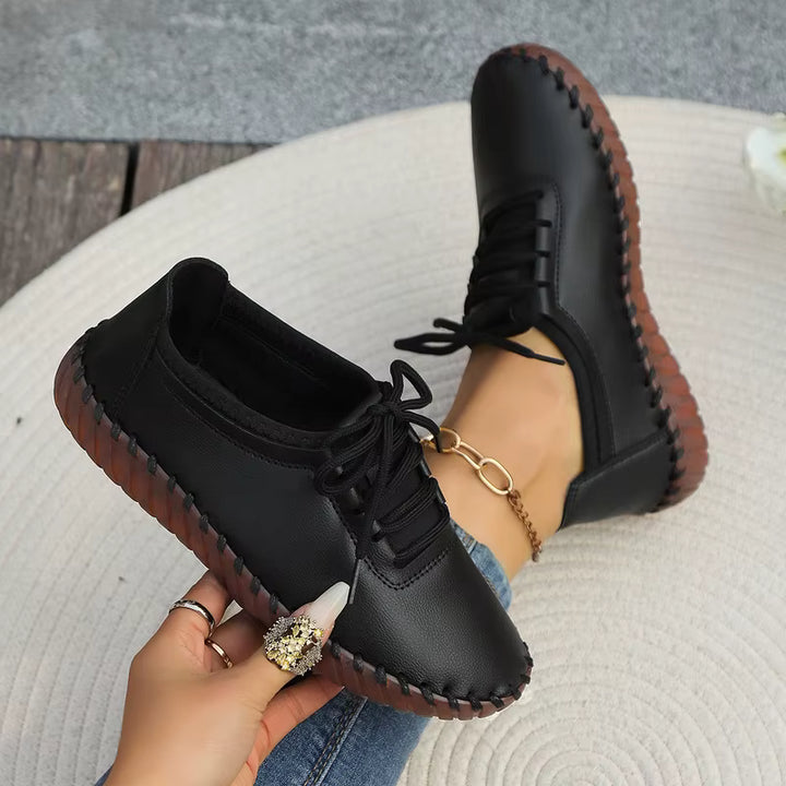 Woman's Riley Sneakers