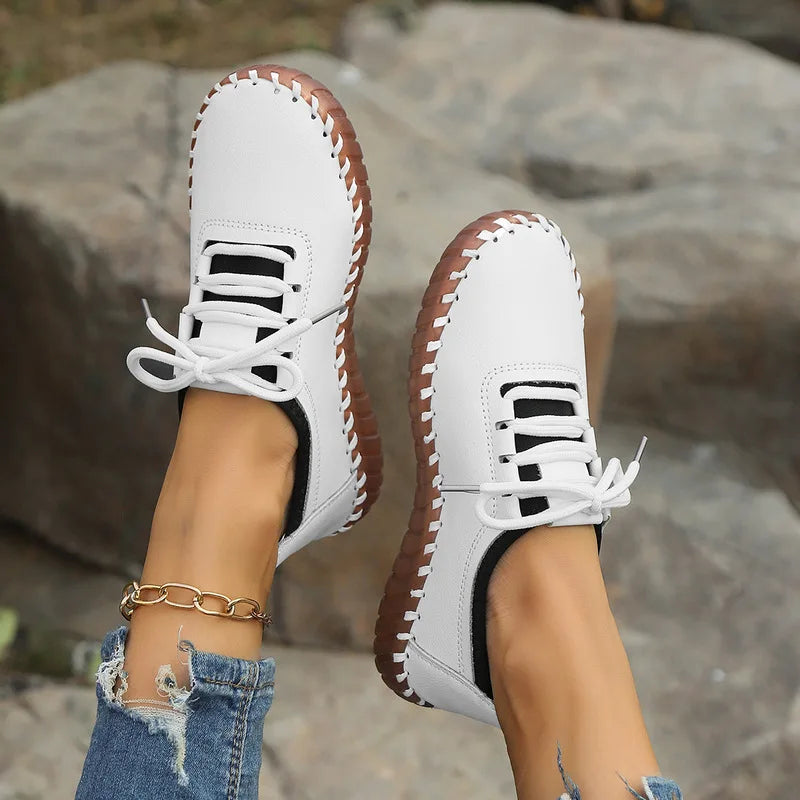 Woman's Riley Sneakers